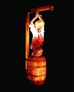 CHR911- Barrel with Hanging Ann