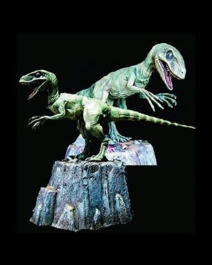 DINO300- Velociraptor on Stand