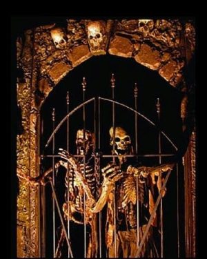 HOD104- Zombies at Gate